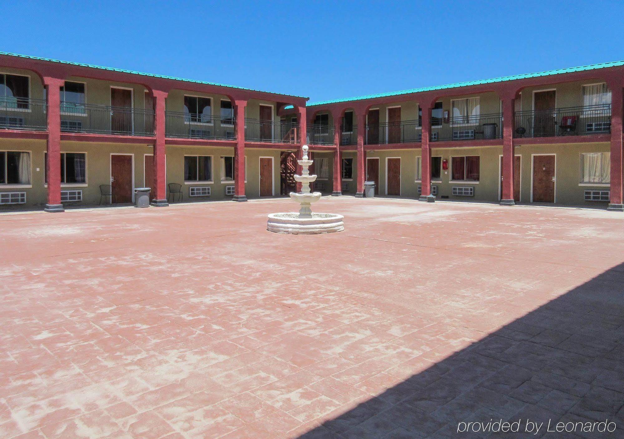 Alien Hotel Pecos